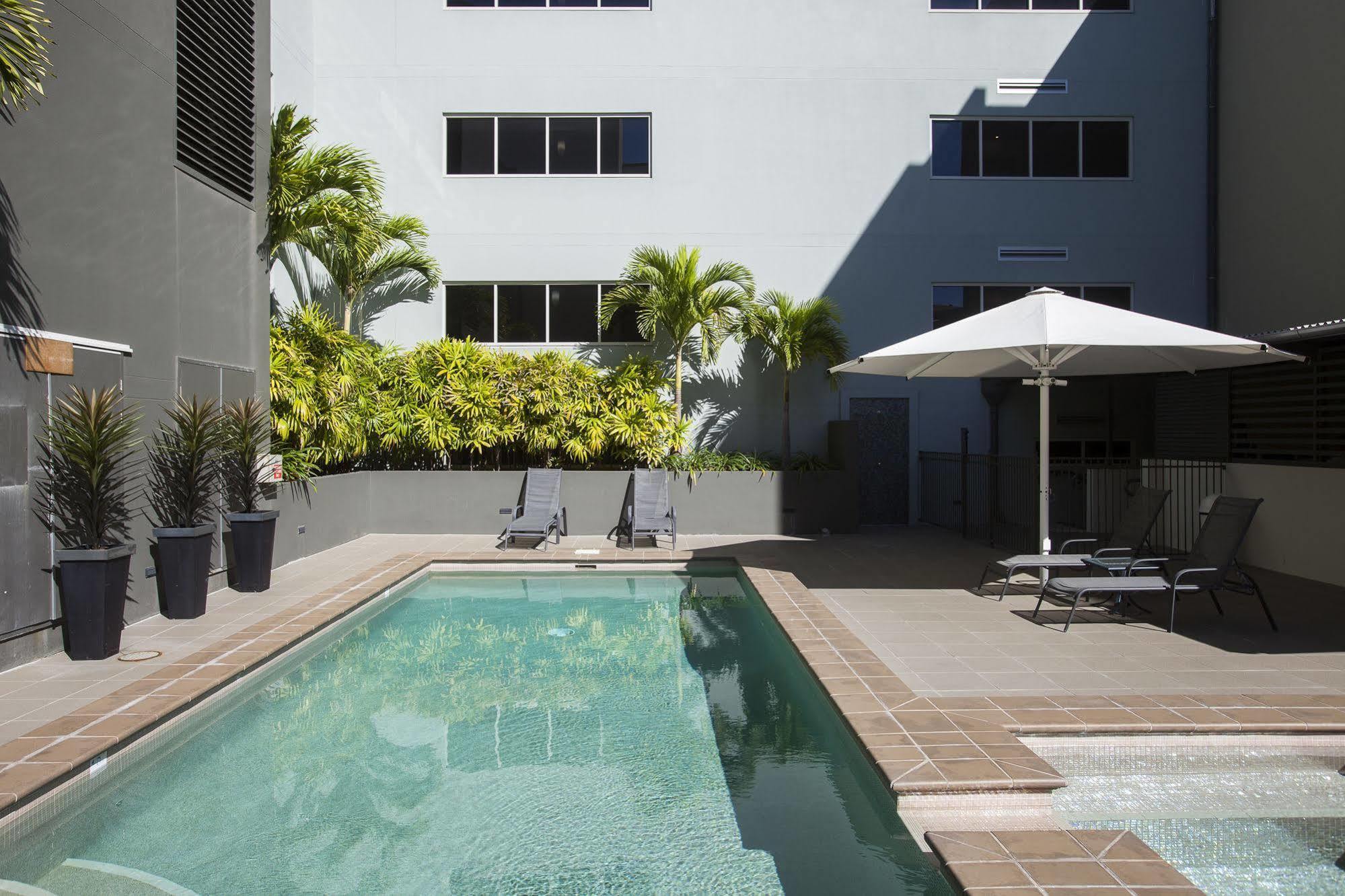 Grand Hotel And Apartments Townsville Exterior foto
